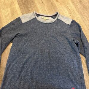 Tommy Bahama Blue and Gray Crewneck Sweater‎